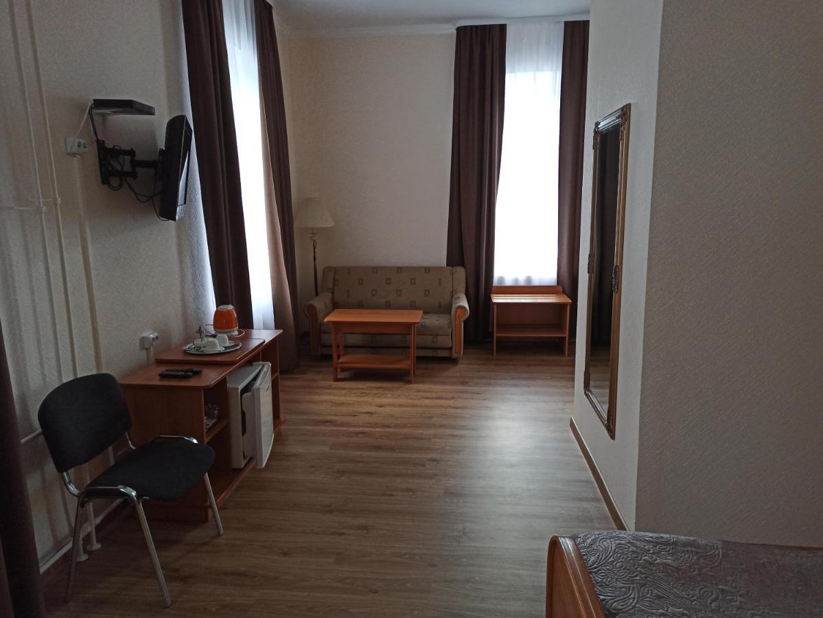 Central Hotel Нарва Екстериор снимка
