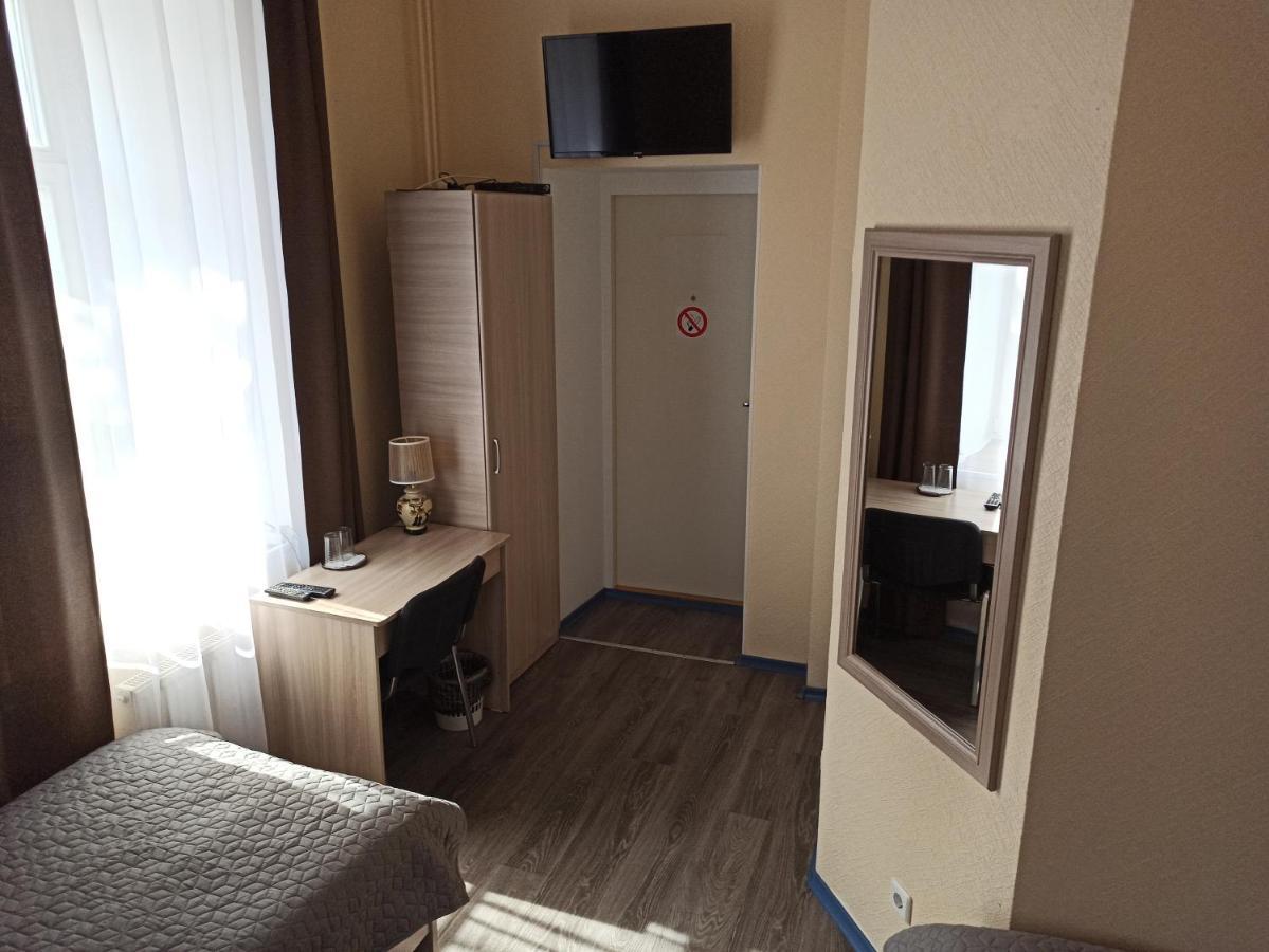 Central Hotel Нарва Екстериор снимка