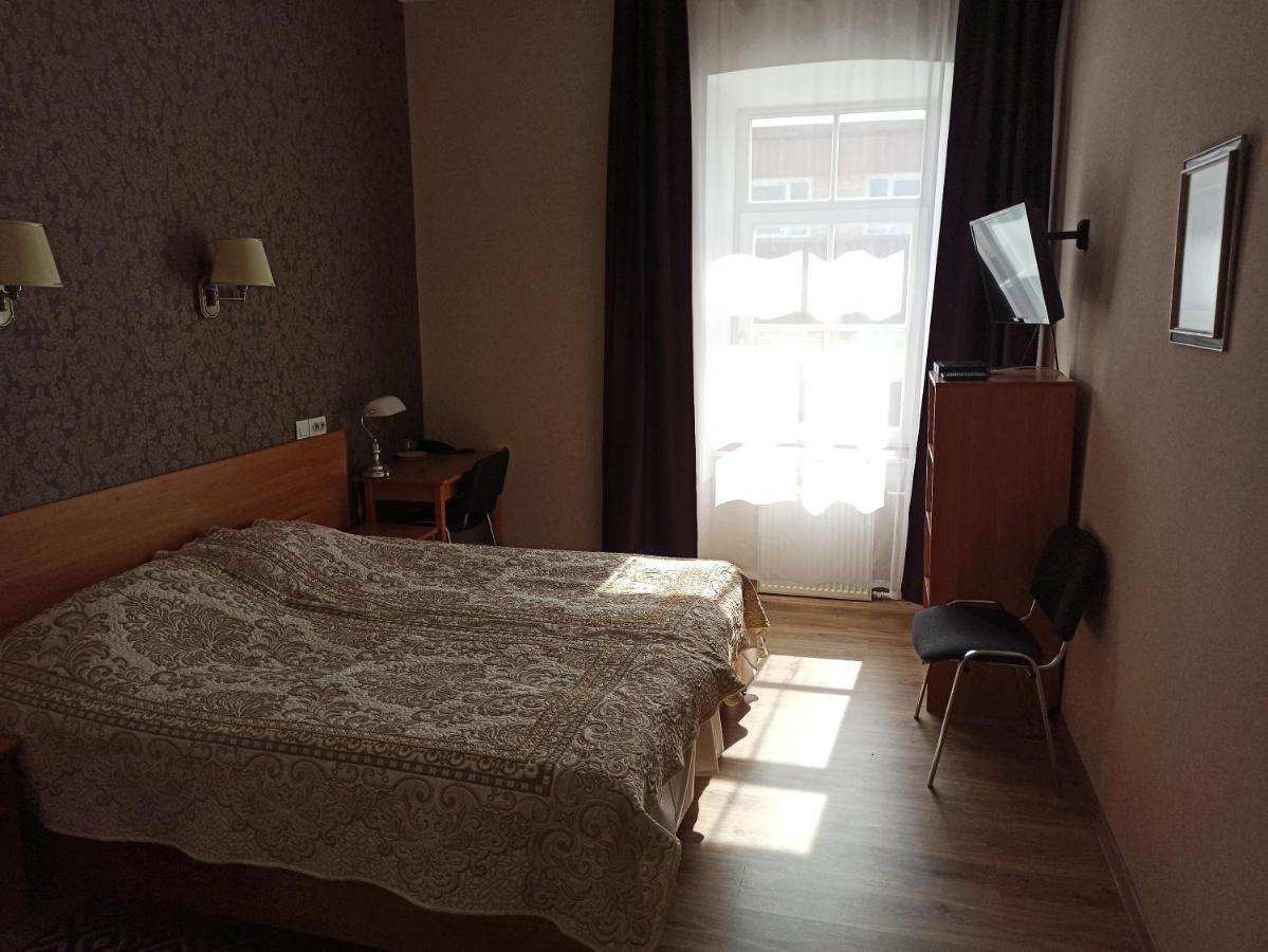 Central Hotel Нарва Екстериор снимка