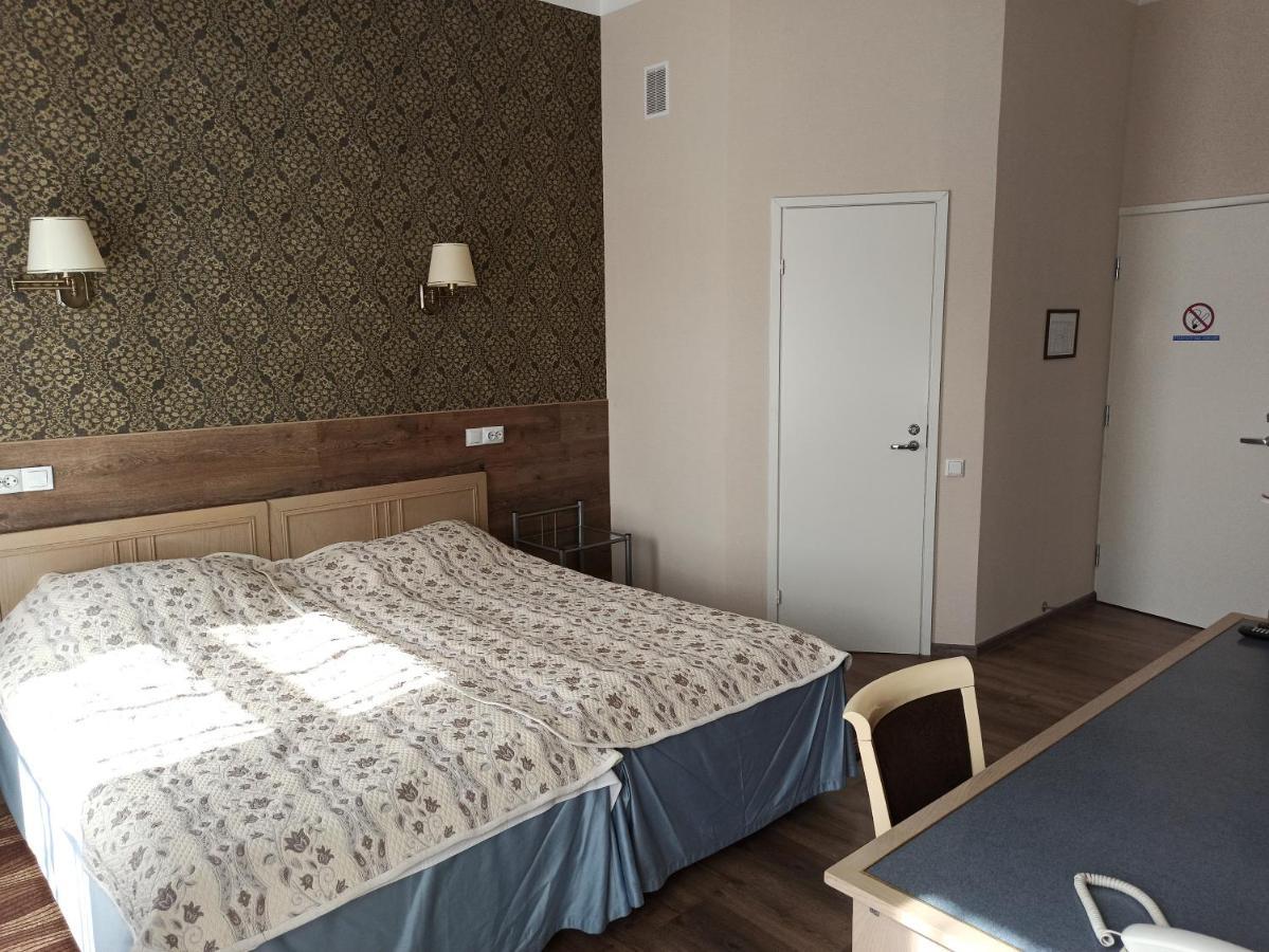 Central Hotel Нарва Екстериор снимка