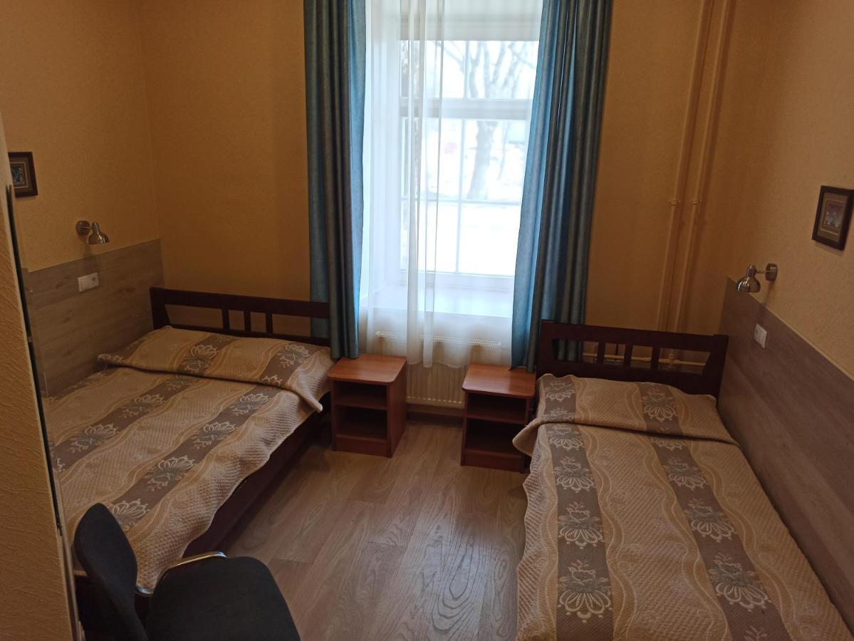 Central Hotel Нарва Екстериор снимка