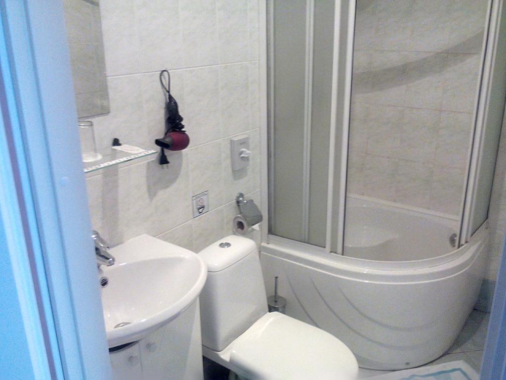 Central Hotel Нарва Екстериор снимка