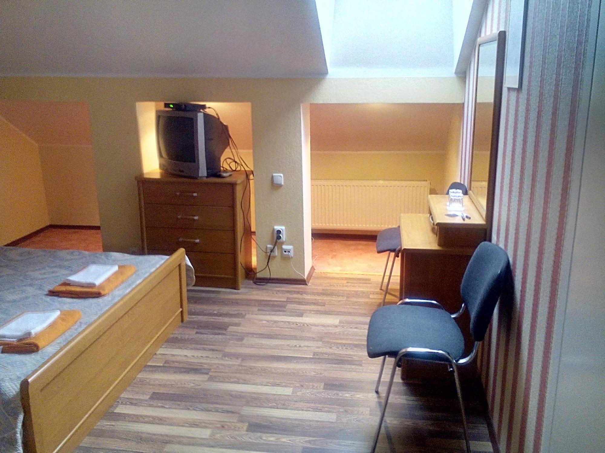 Central Hotel Нарва Стая снимка