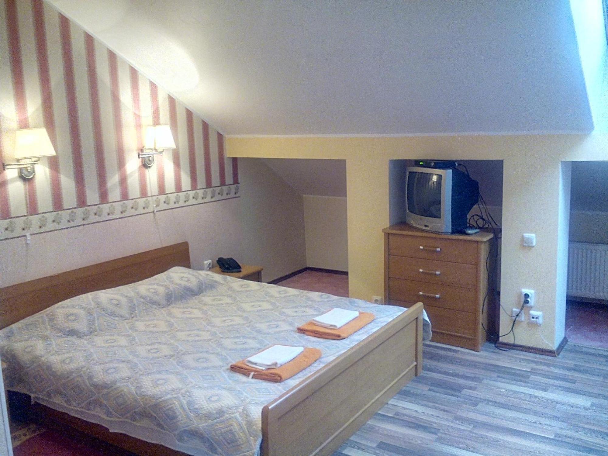 Central Hotel Нарва Стая снимка
