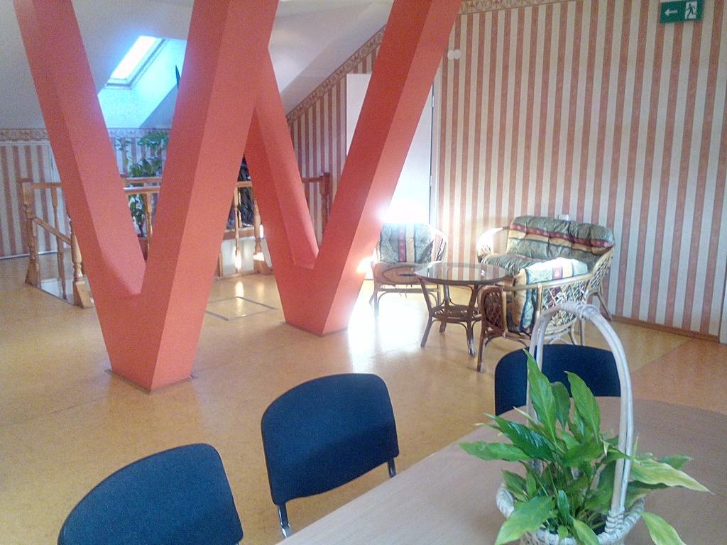 Central Hotel Нарва Екстериор снимка