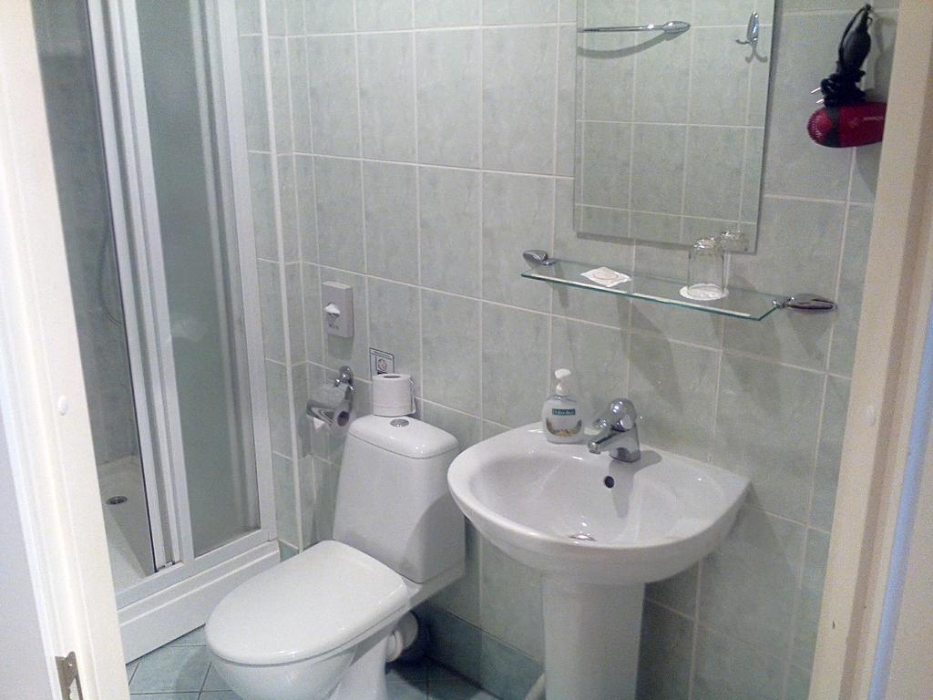Central Hotel Нарва Стая снимка