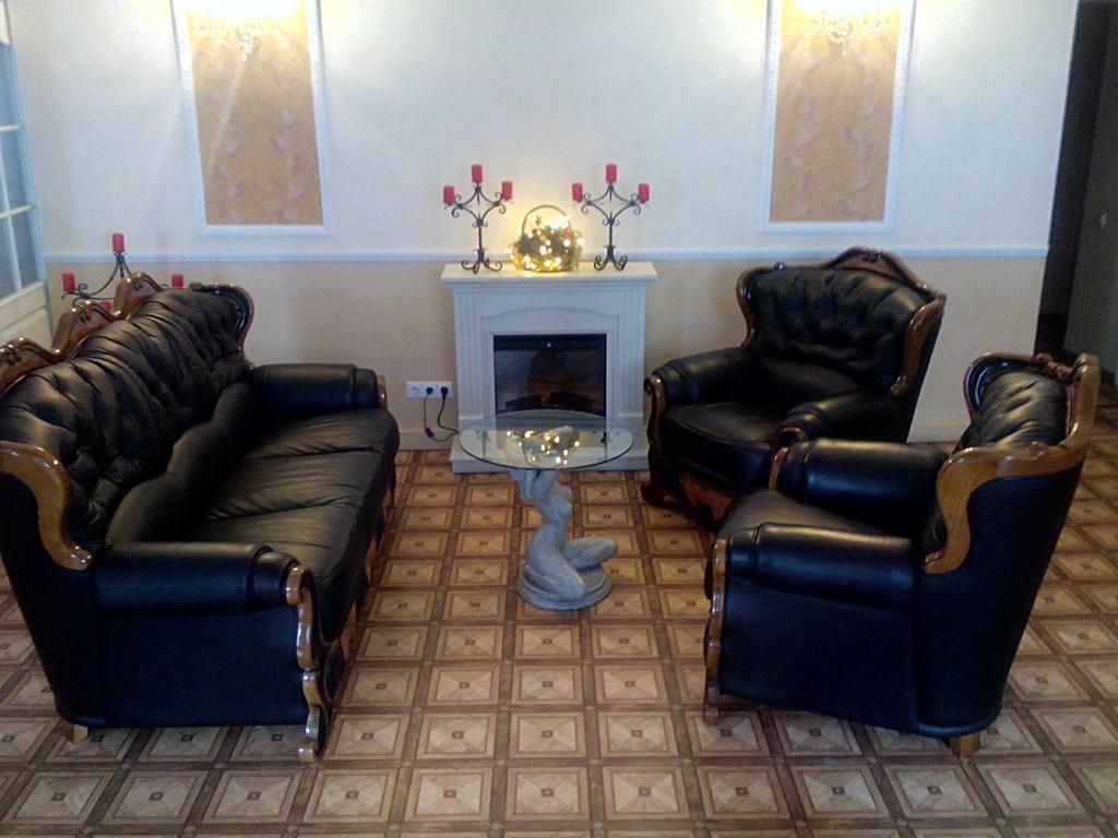 Central Hotel Нарва Екстериор снимка